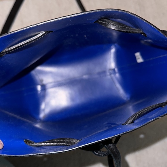 Mansur gavriel mini bucket bag in black with pop blue interior - Picture 3 of 3